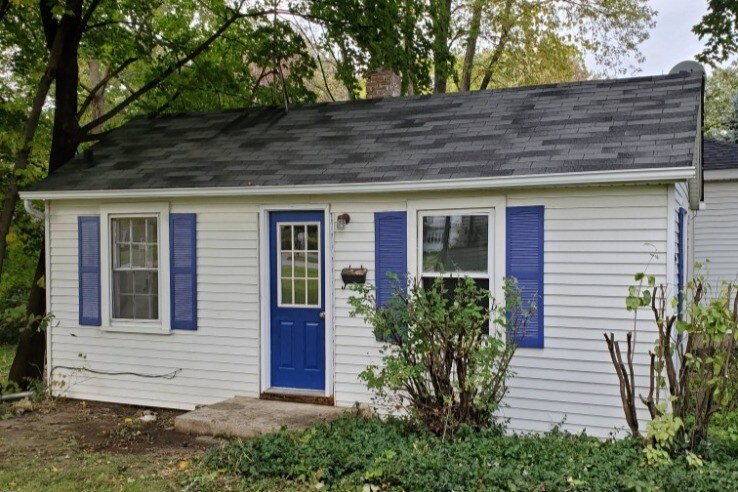 18 School St in Geneva, IL - Building Photo