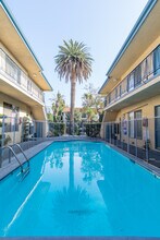 Vinton-3439 in Los Angeles, CA - Foto de edificio - Building Photo