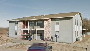 100 Prairie Cir in Electra, TX - Building Photo - Building Photo