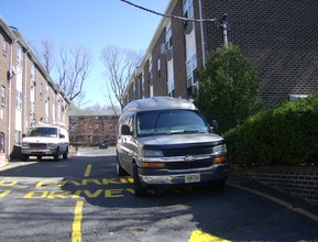 Cove Gardens in Orange, NJ - Building Photo - Building Photo