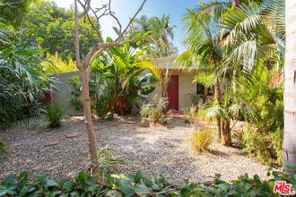 3625 Maplewood Ave in Los Angeles, CA - Building Photo - Building Photo