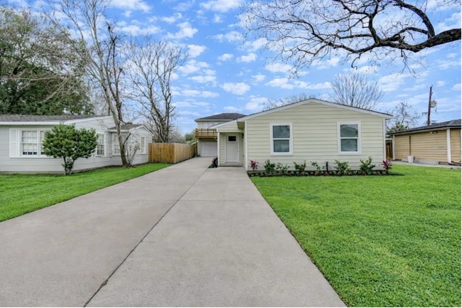 6603 Narcissus St in Houston, TX - Building Photo - Building Photo