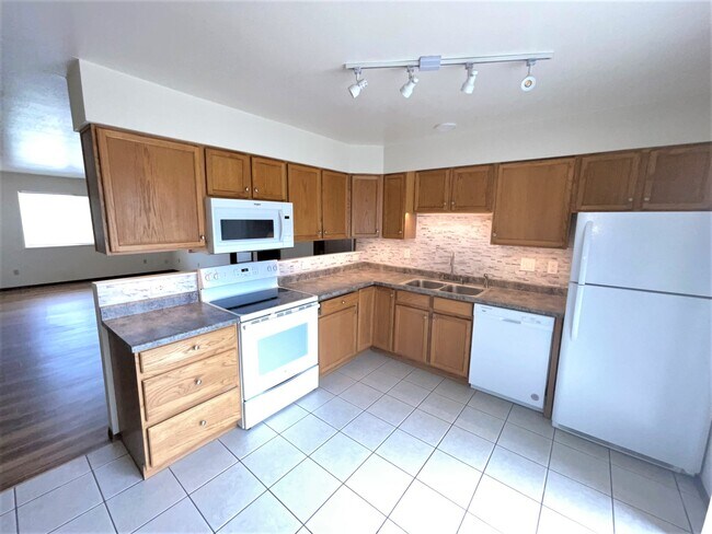 3006 Illinois Ave in Colorado Springs, CO - Building Photo - Building Photo