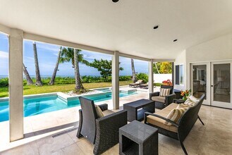 5641 Kalaniana?ole Hwy in Honolulu, HI - Building Photo - Building Photo