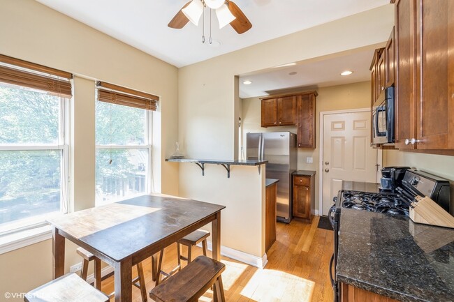 56 Forest Ave in Riverside, IL - Building Photo - Building Photo