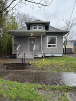4933 NE 22nd Ave in Portland, OR - Building Photo
