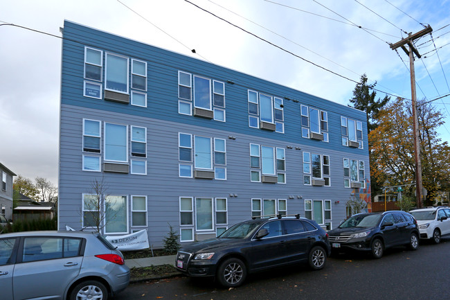 Dekum Apartments in Portland, OR - Foto de edificio - Building Photo