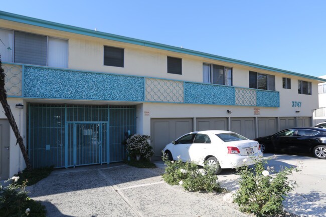 c3747 in Los Angeles, CA - Foto de edificio - Building Photo