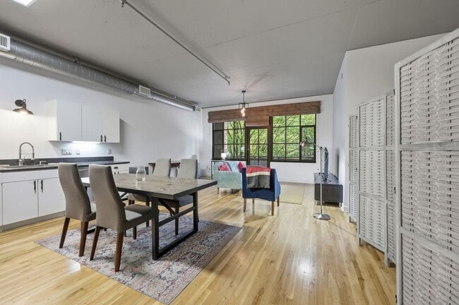 408 NW 12th Ave in Portland, OR - Building Photo - Building Photo