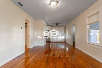 1008 W Powhatan Ave in Tampa, FL - Building Photo - Building Photo