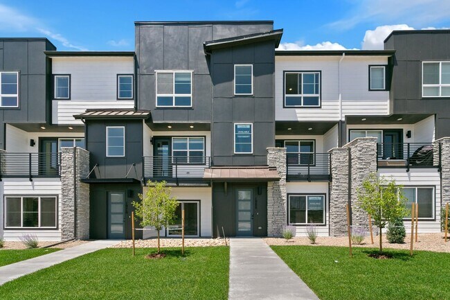 2032 Peridot Lp Hts in Colorado Springs, CO - Building Photo - Building Photo