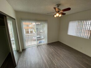 3728 S Bentley Ave, Unit 4 in Los Angeles, CA - Foto de edificio - Building Photo