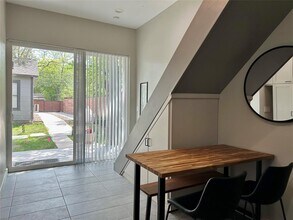 914 E 39th St in Austin, TX - Building Photo - Building Photo