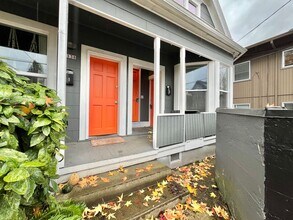 3138 SE Belmont St in Portland, OR - Building Photo - Building Photo