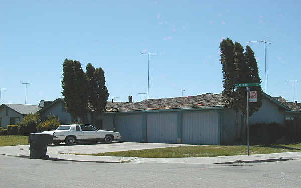 Triplex-stockton in Stockton, CA - Foto de edificio