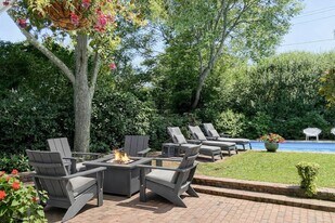 14 Barns Ln in East Hampton, NY - Building Photo