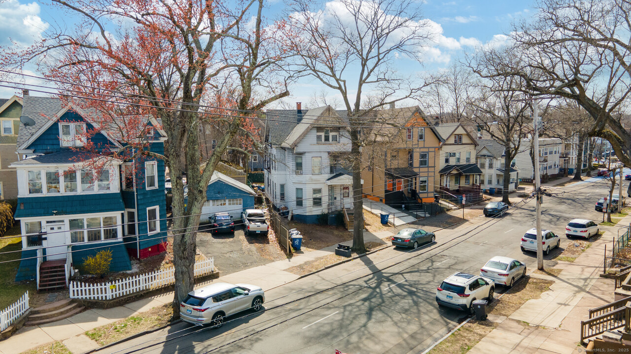 58 Derby Ave in New Haven, CT - Foto de edificio