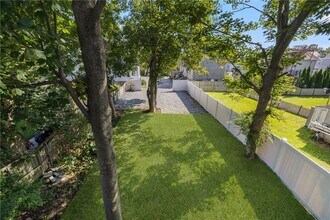 7 Sheffield Ave in Newport, RI - Building Photo - Building Photo