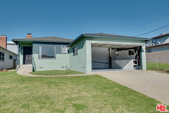 431 W Acacia Ave in El Segundo, CA - Building Photo - Building Photo