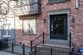 110 Willow Ave in Hoboken, NJ - Building Photo - Building Photo