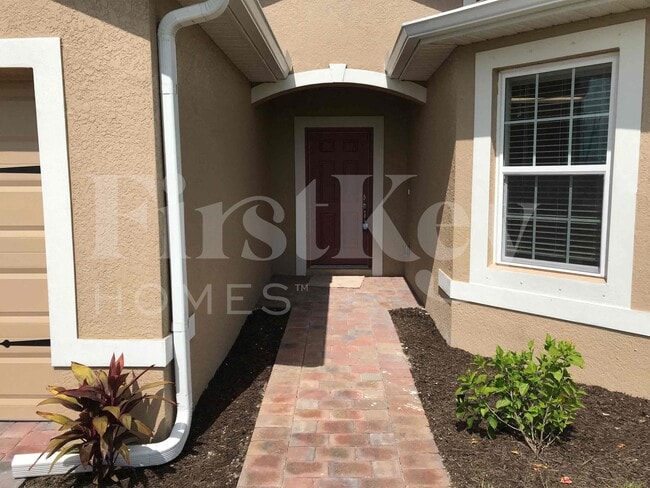 217 NW 9th St in Cape Coral, FL - Building Photo - Building Photo