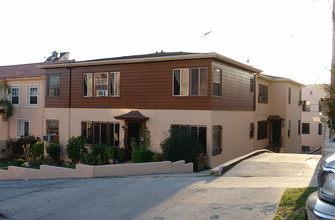 325 N Mariposa Ave in Los Angeles, CA - Building Photo - Building Photo