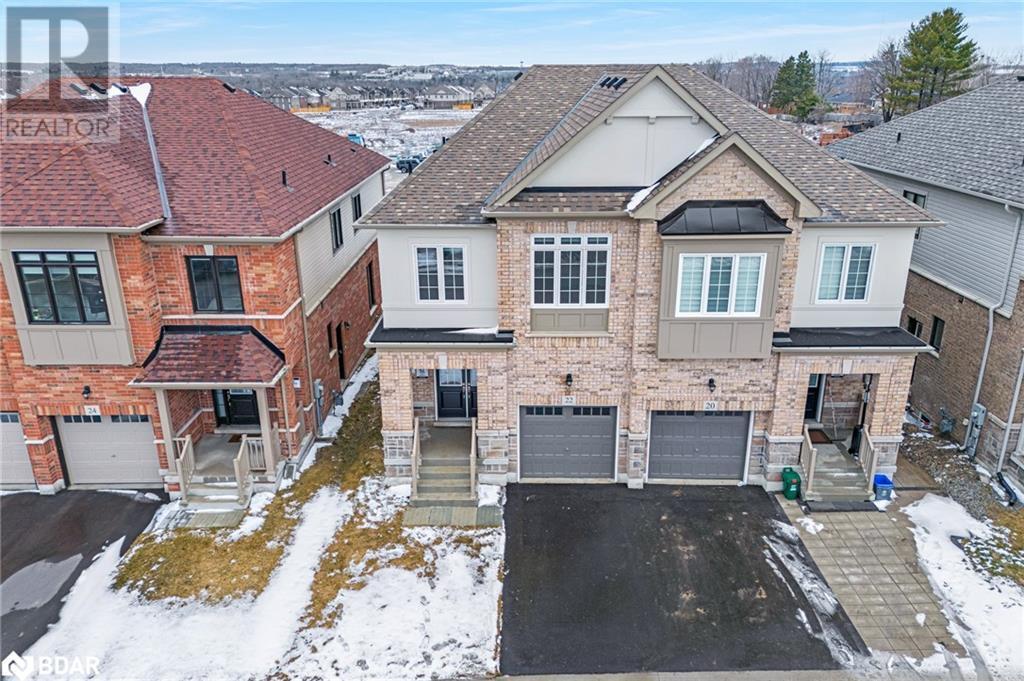 22 Greer St in Barrie, ON - Building Photo