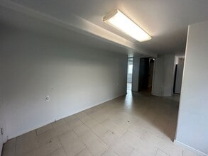 1521 Kinoole St in Hilo, HI - Building Photo - Building Photo