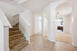 1310 Oakcrest Ct in Davenport, FL - Foto de edificio - Building Photo