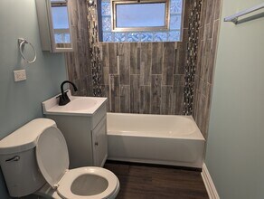 7946 S Peoria St in Chicago, IL - Building Photo - Building Photo