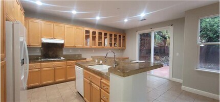 2467 Berkshire Ln in Brentwood, CA - Building Photo - Building Photo