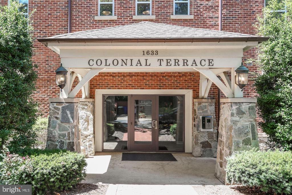 1633 N Colonial Terrace in Arlington, VA - Building Photo
