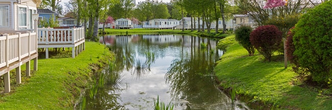 Aspen Village in Gaylord, MI - Foto de edificio - Building Photo