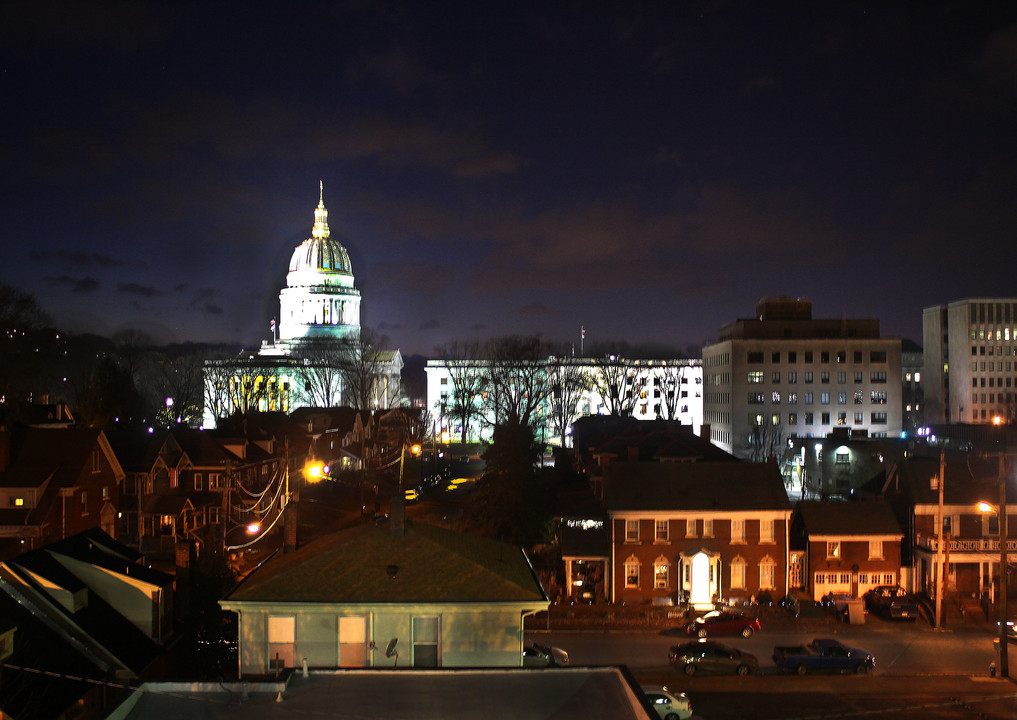 Park Terrace East Condominiums in Charleston, WV - Foto de edificio