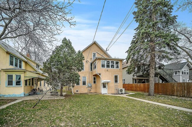 2618 Polk St NE in Minneapolis, MN - Building Photo - Building Photo