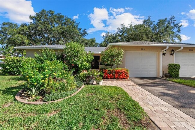 property at 6916 W Country Club Dr N