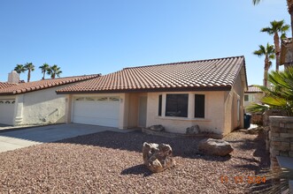 8661 Portofino Ct in Las Vegas, NV - Building Photo - Building Photo