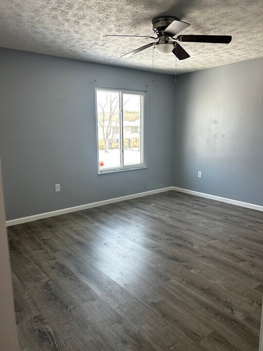 7767 Betsy Ross Cir in Dayton, OH - Building Photo