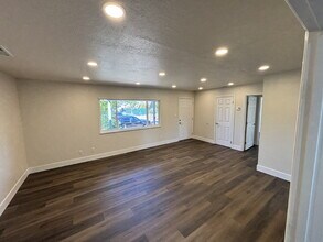 5040 Bonwell Dr in Concord, CA - Building Photo - Building Photo