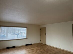 4042 N 100th St in Milwaukee, WI - Foto de edificio - Building Photo