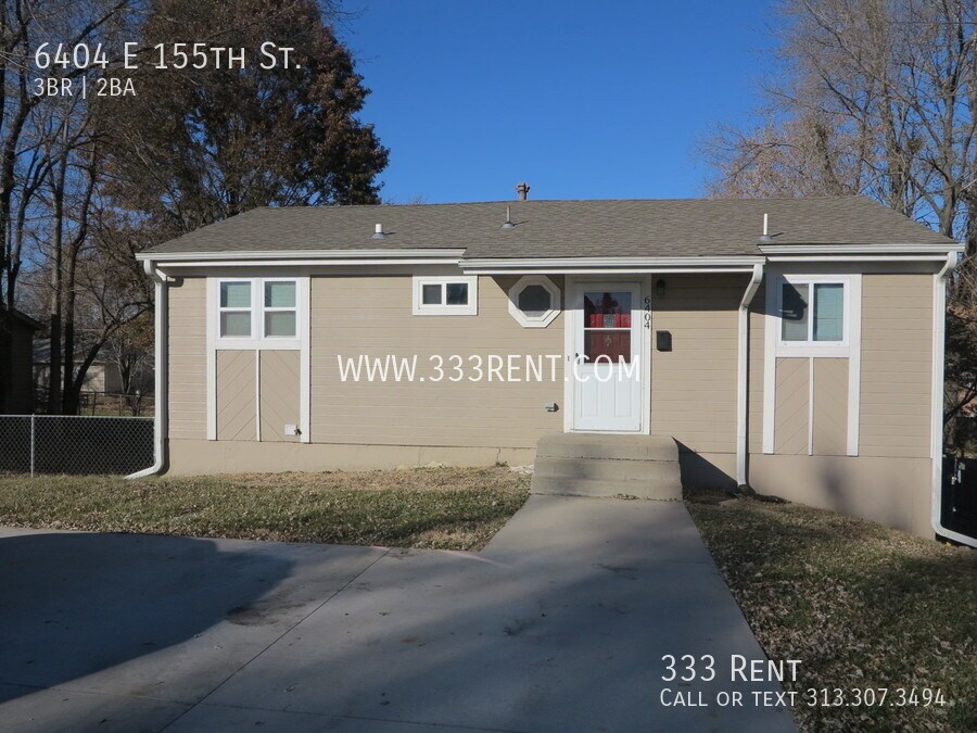 6404 E 155th St in Grandview, MO - Building Photo