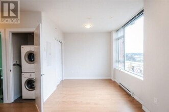 717-221-221 Union St in Vancouver, BC - Building Photo - Building Photo