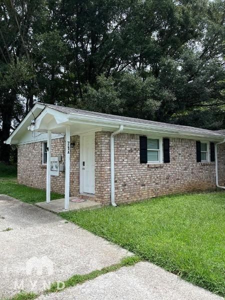 71 Sheila Ln in Powder Springs, GA - Building Photo