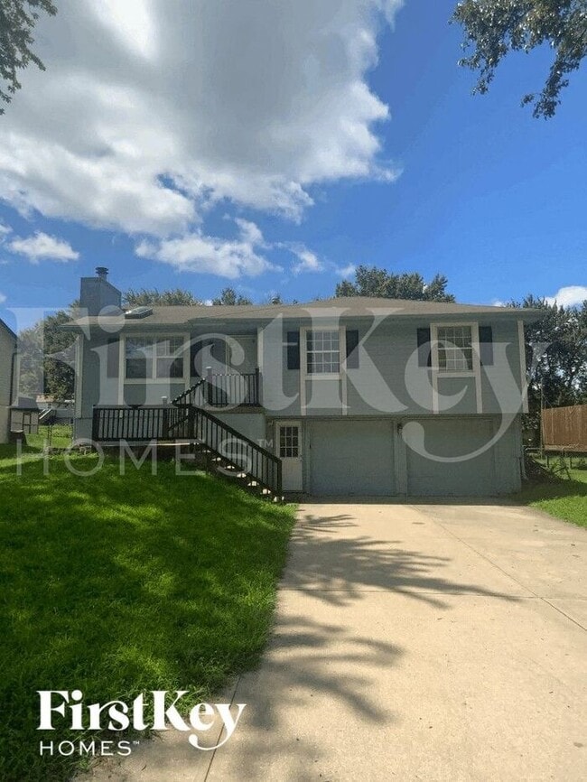 712 N Mohican Dr