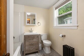 238 Bartlett St in Portsmouth, NH - Building Photo - Building Photo