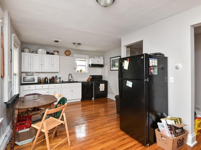 1226 Adams St NE in Minneapolis, MN - Building Photo - Building Photo