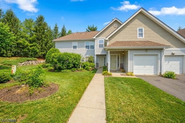 4 Eagles Nest Ln in Hamburg, NJ - Building Photo - Building Photo