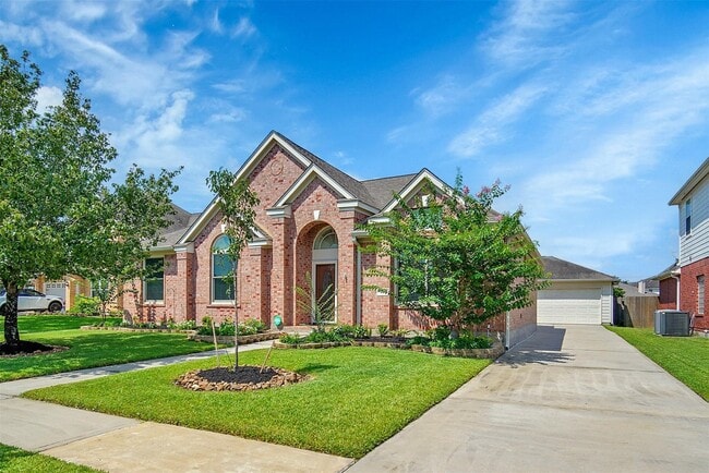 19118 High Canyon Ln