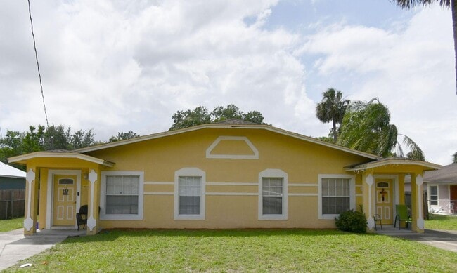 1612 Peach Ave
