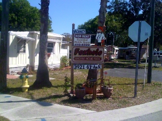 Rahn's Mobile Home Park in St. Petersburg, FL - Building Photo